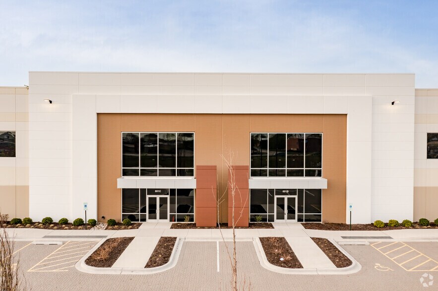 More Photos Of 801 Innovation Dr, Elk Grove Village Distribution For Lease