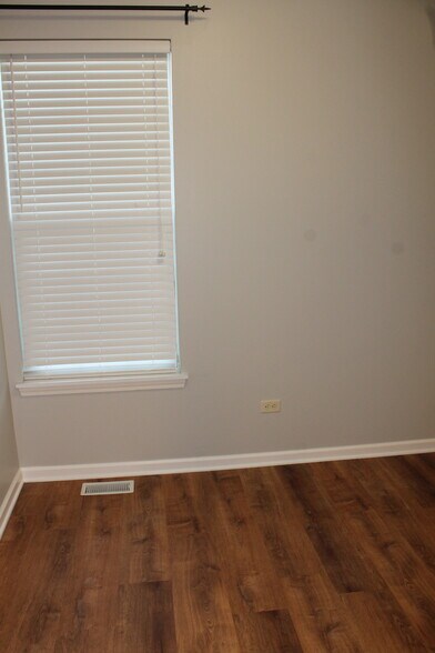 More Photos Of 410 E State St, Geneva Office For Lease