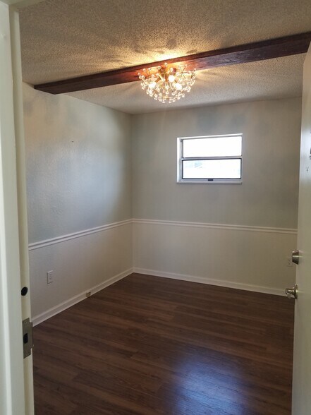 More Photos Of 120-122 E 4th Ave, Mount Dora Storefront Retail Office For Lease