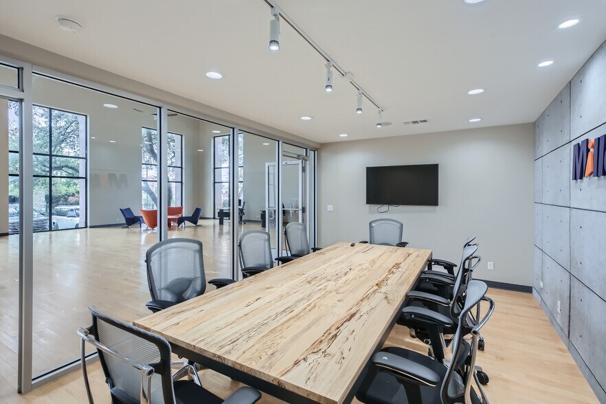 More Photos Of 10919 Wurzbach Rd, San Antonio Office For Sale