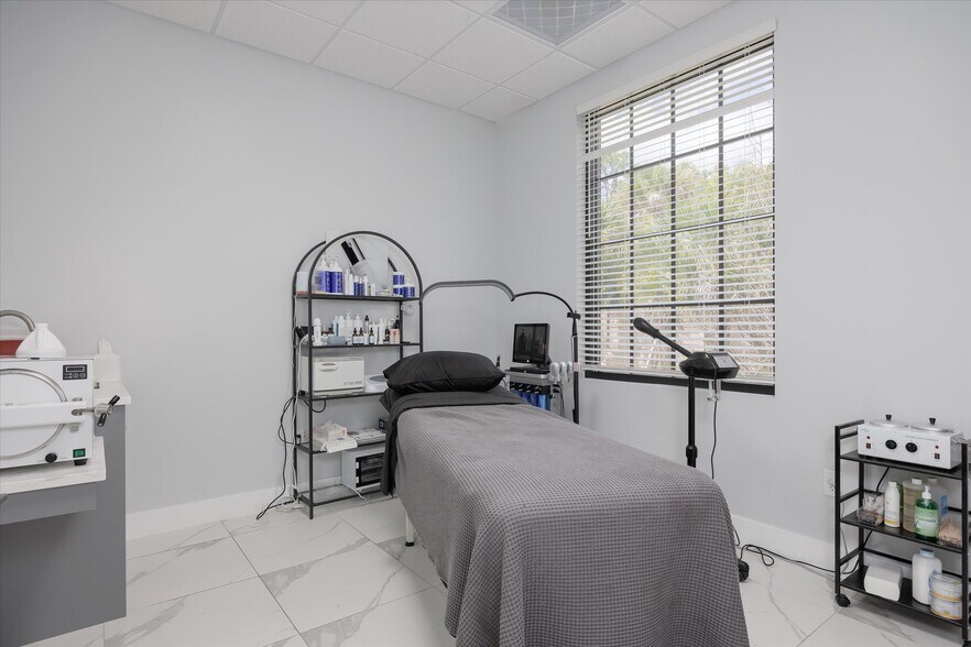 More Photos Of 22904 Lyden Dr, Estero Medical For Sale