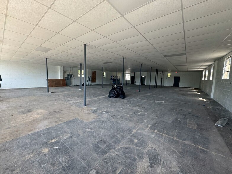 More Photos Of 277 Hempstead Ave, West Hempstead Freestanding For Lease