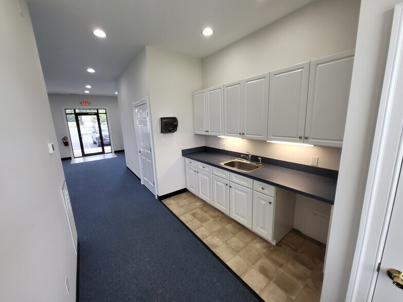 More Photos Of 8626 Brooks Dr, Easton Office For Lease