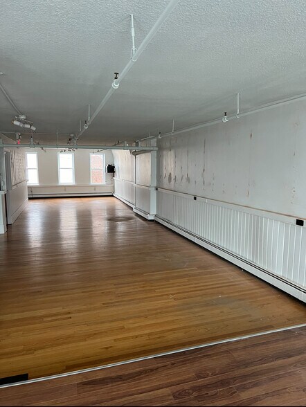 More Photos Of 106 Genesee St, Utica Restaurant For Lease