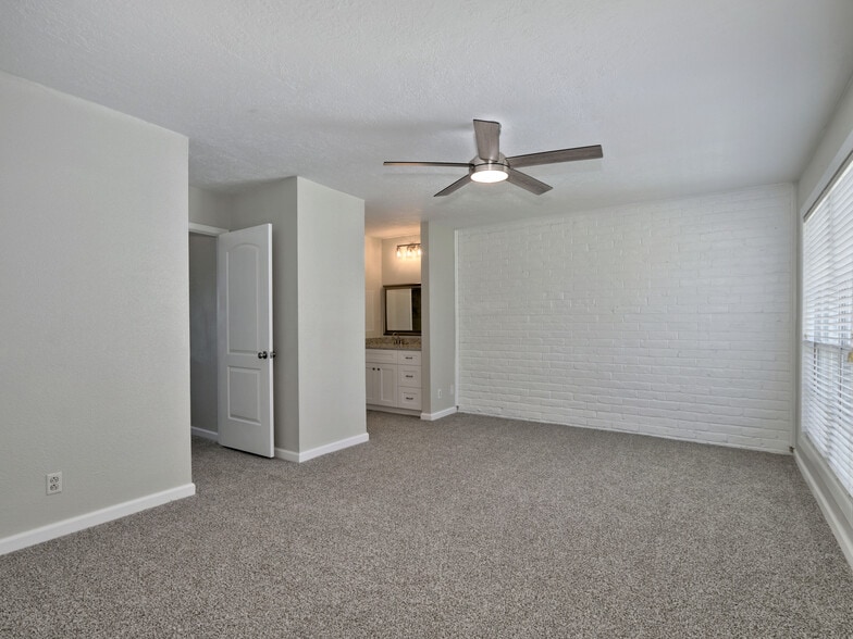 More Photos Of 100 Edgewater Dr, Livingston Apartments For Sale