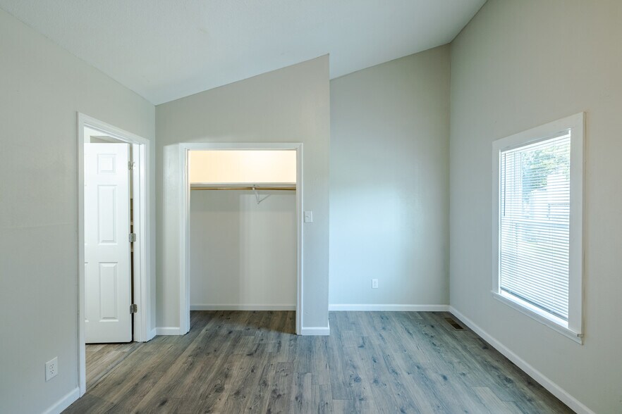 More Photos Of 961 Old Hickory Blvd, Jackson Apartments For Sale