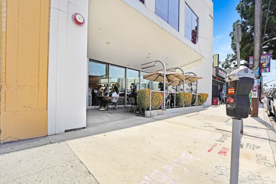 More Photos Of 3921 W Sunset Blvd, Los Angeles Storefront For Sale