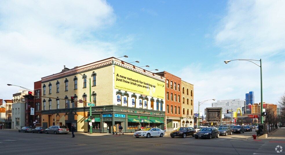 More Photos Of 534 N Clark St, Chicago Storefront Retail Residential For Lease