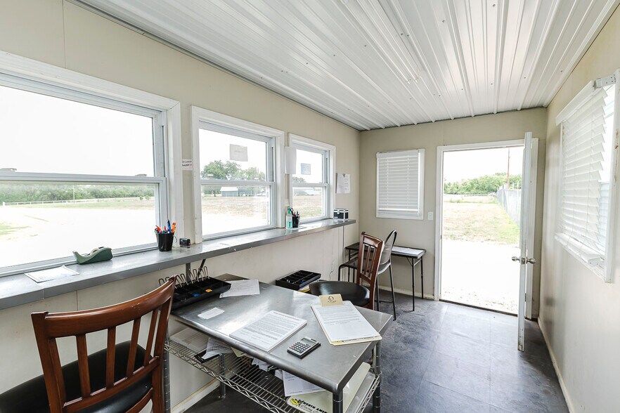 More Photos Of 1663 Georgia Rd, Humboldt Specialty For Sale