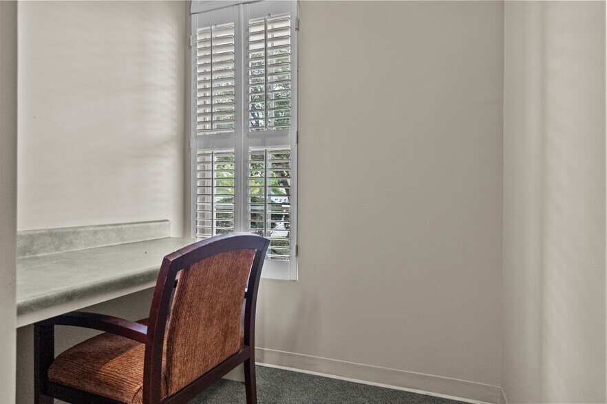 More Photos Of 239 Cedric St, Leesburg Office For Sale