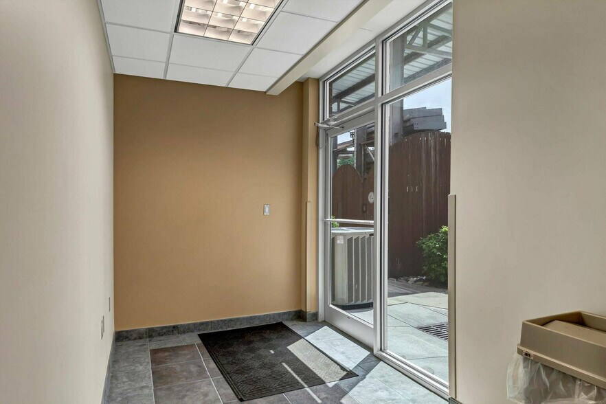 More Photos Of 575 Oak Ridge Tpke, Oak Ridge Medical For Sale
