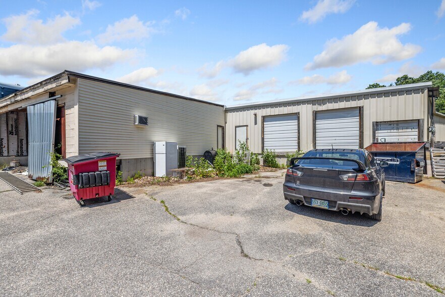More Photos Of 585 Calef Hwy, Barrington Freestanding For Sale