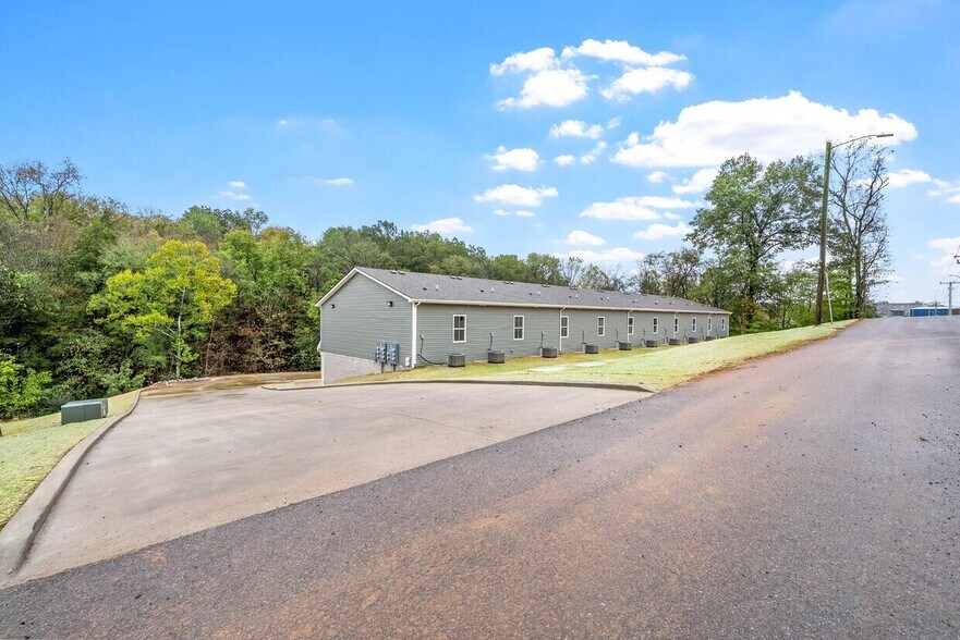 More Photos Of 329 Cedar Ct, Clarksville Apartments For Sale