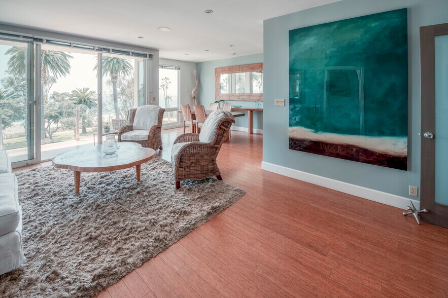 More Photos Of 901 Ocean Ave, Santa Monica Apartments For Sale