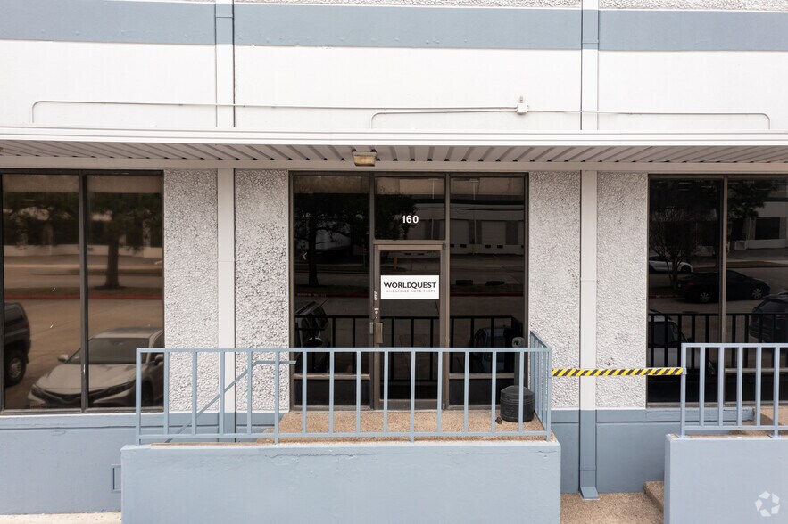 More Photos Of 4545 Pine Timbers St, Houston Warehouse For Lease