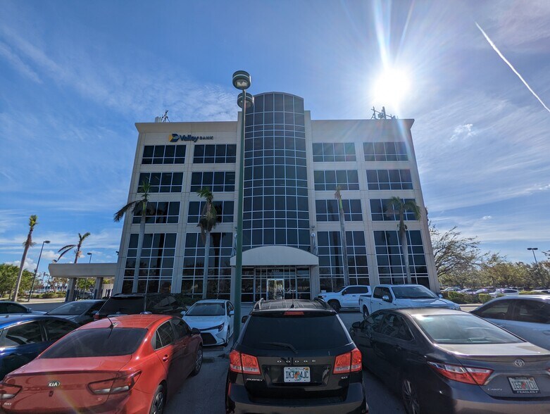 More Photos Of 5220 Summerlin Commons Blvd, Fort Myers Office For Lease