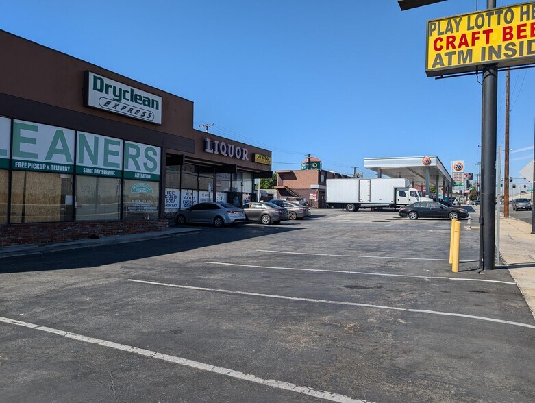 More Photos Of 2411 N San Fernando Blvd, Burbank Convenience Store For Lease