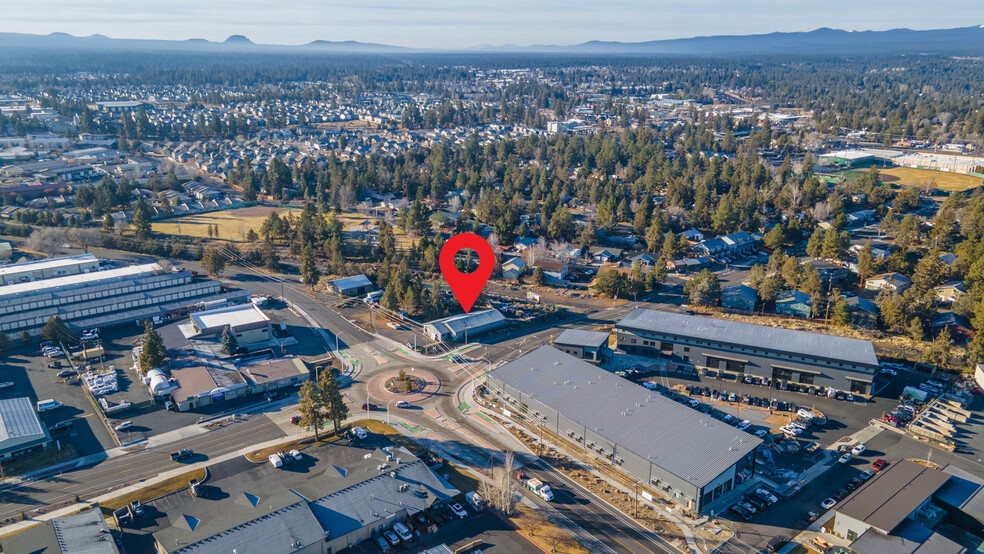 More Photos Of 625 SE 9th St, Bend Warehouse For Sale