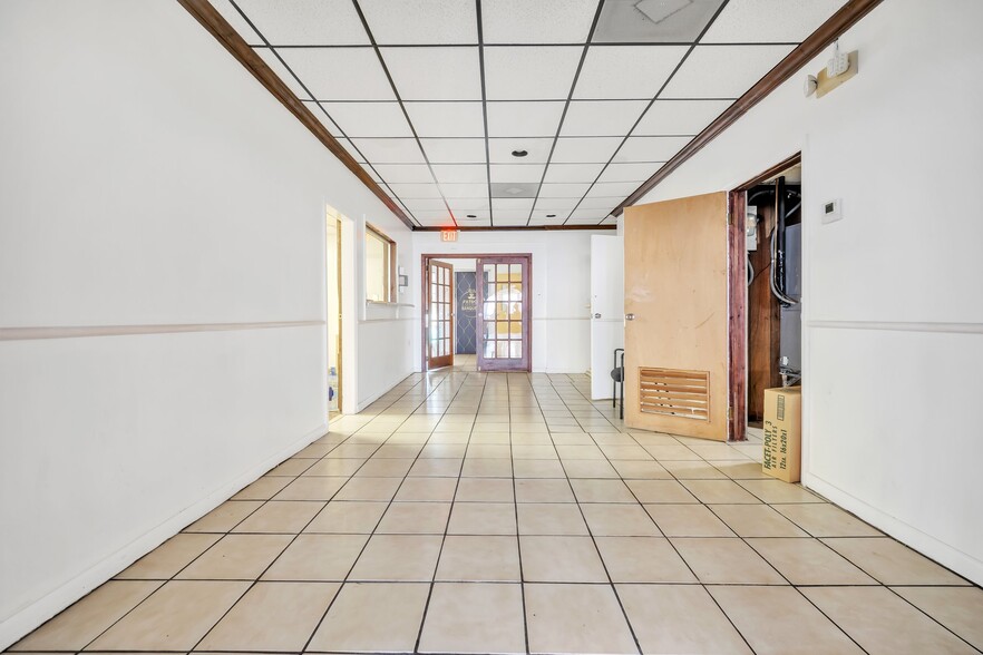 More Photos Of 1224 NE 163rd St, North Miami Beach Storefront Retail Office For Sale