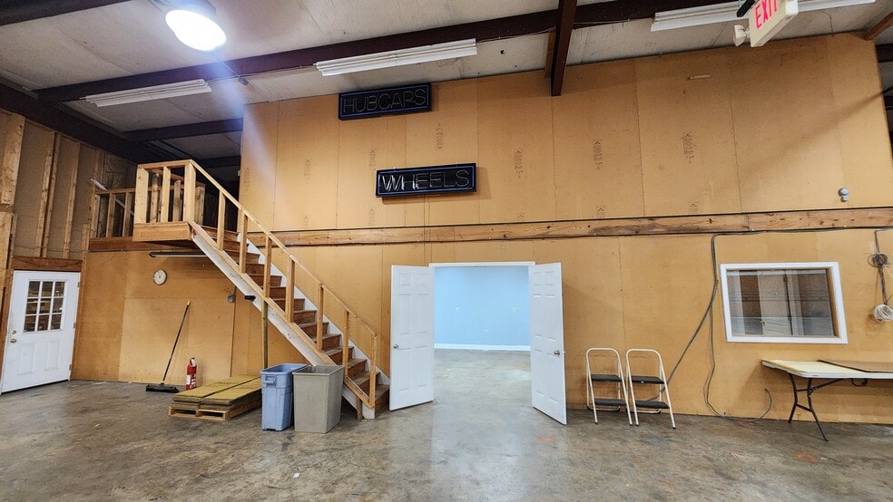 More Photos Of 3551 Hwy 51 N, Fort Mill Warehouse For Lease