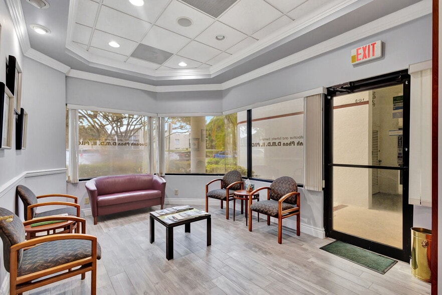 More Photos Of 5608 PGA Blvd, Palm Beach Gardens Medical For Lease