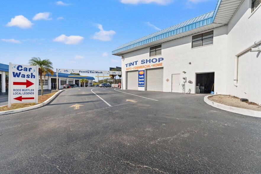 More Photos Of 1108 Commercial Way, Spring Hill Freestanding For Sale