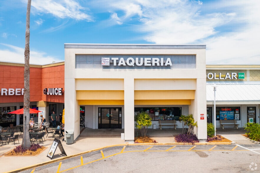 More Photos Of 935 N Beneva Rd, Sarasota Unknown For Lease