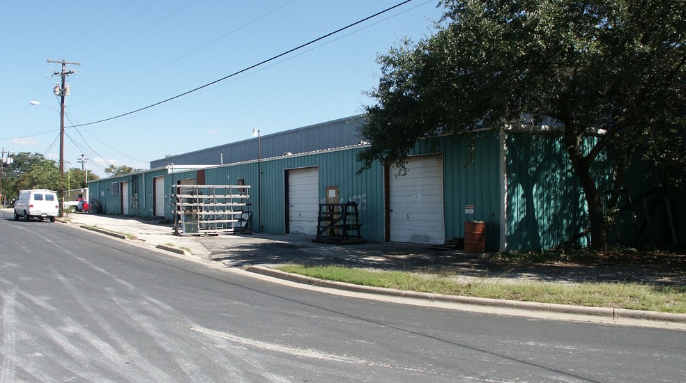 More Photos Of 1525 Brandi Ln, Round Rock Warehouse For Sale