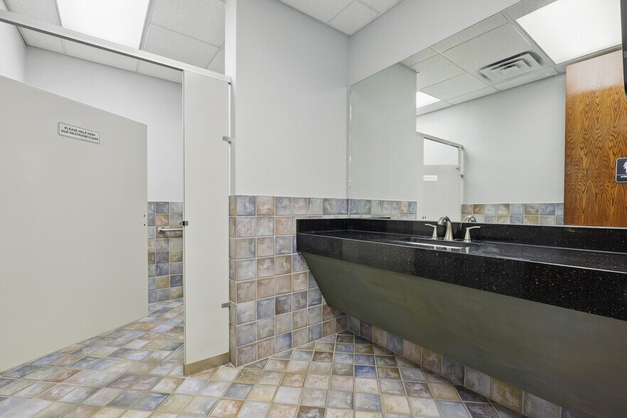 More Photos Of 5152 Village Creek Dr, Plano Office For Lease