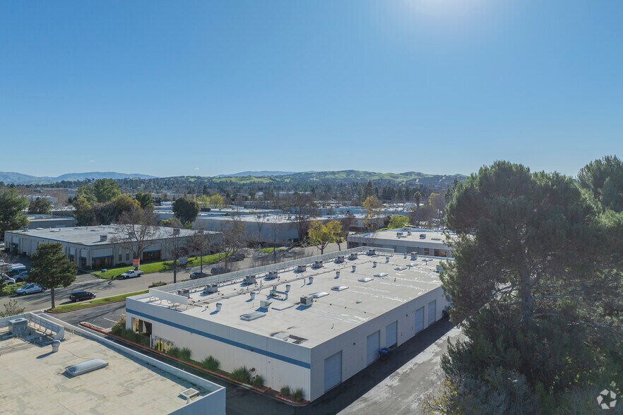 More Photos Of 1043 Serpentine Ln, Pleasanton Light Manufacturing For Lease