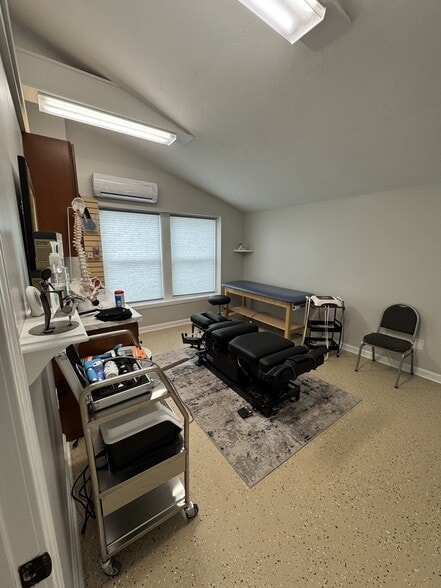 More Photos Of 55-R Main St, Kingston Freestanding For Sale