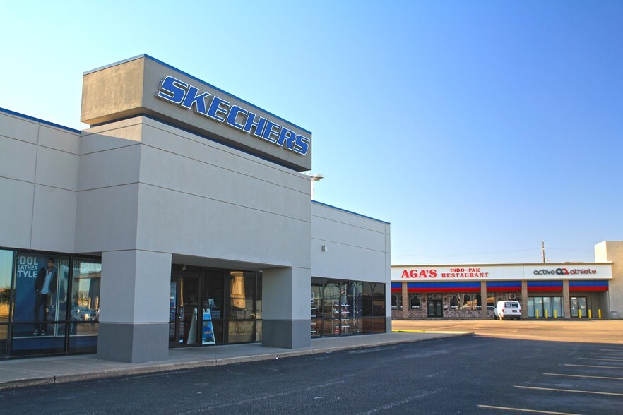 More Photos Of 11824-11930 Wilcrest Dr, Houston Unknown For Lease