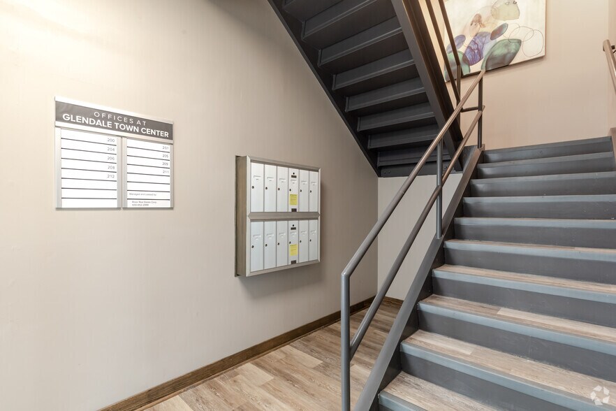 More Photos Of 240-292 Town Center Ln, Glendale Heights Unknown For Lease