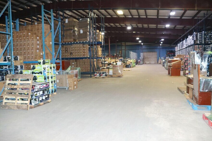More Photos Of 1301 Industrial Park Rd, Mountain Grove Warehouse For Lease