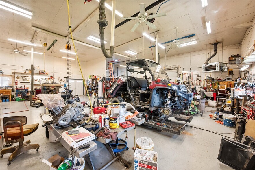 More Photos Of 5 Demick Ln, Salmon Auto Repair For Sale