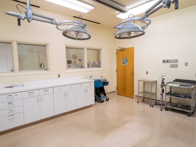 More Photos Of 110 E Carver St, Durham Medical For Sale