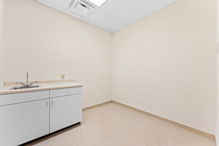 More Photos Of 17 Elm Ave, Hackensack Rehabilitation Center For Lease