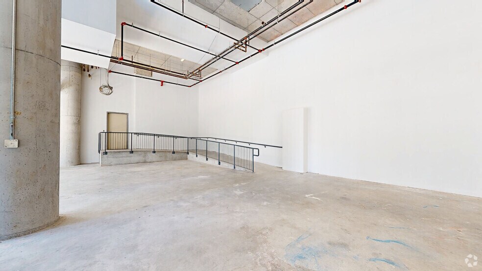 Primary Photo Of 23 Spadina Ave, Toronto Apartments For Lease