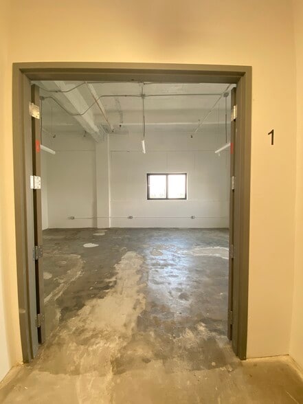 More Photos Of 901 E 31st St, Los Angeles Manufacturing For Lease