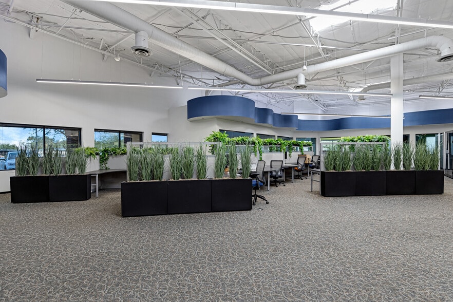 More Photos Of 1305 W Auto Dr, Tempe Light Manufacturing For Sale