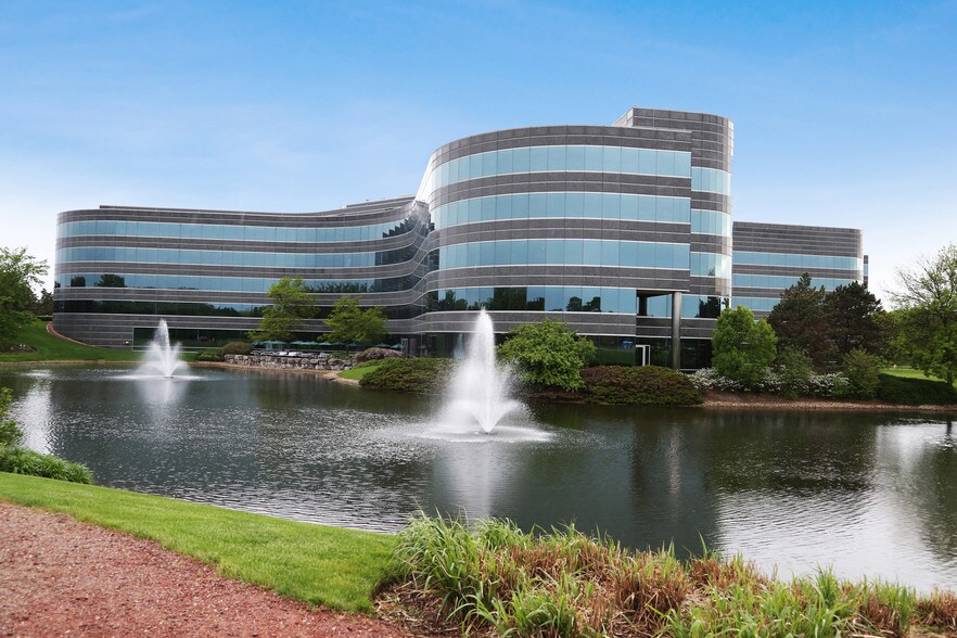 More Photos Of 3100 Sanders Rd, Northbrook Office For Lease
