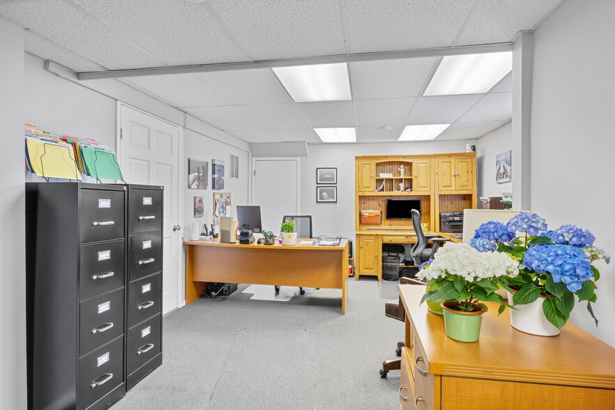 More Photos Of 296 N Main St, Sayville Industrial For Sale