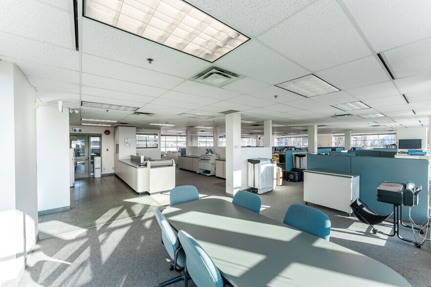 More Photos Of 1460-1488 Main St, North Vancouver District Medical For Sale