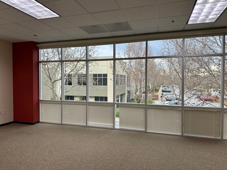 More Photos Of 1292 Kifer Rd, Sunnyvale Research And Development For Lease