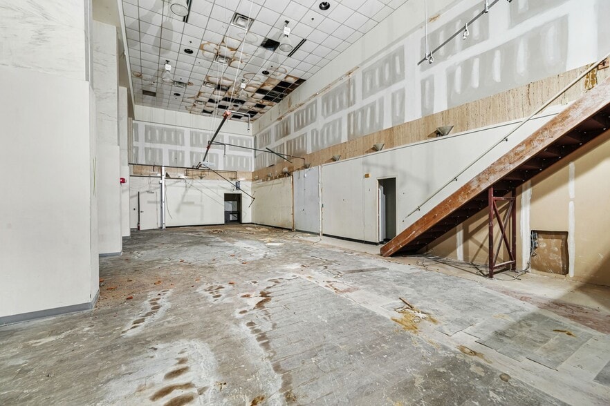 More Photos Of 20 Marietta St NW, Atlanta Apartments For Sale