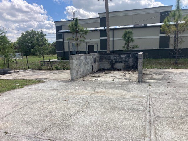More Photos Of 4841 Buckingham Rd, Fort Myers Light Distribution For Lease