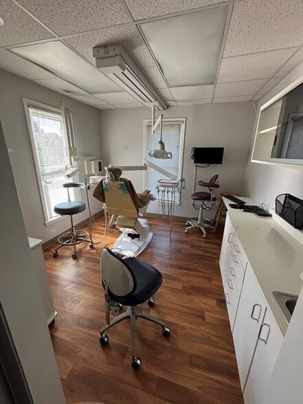 More Photos Of 227 Russell St, Worcester Medical For Sale