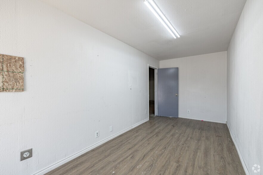 More Photos Of 10415 Perrin Beitel Rd, San Antonio Unknown For Lease