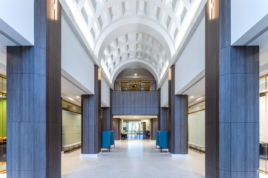 More Photos Of 9144 Arrowpoint Blvd, Charlotte Office For Lease