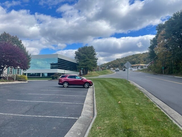 More Photos Of 5100 Bernard Dr, Roanoke Medical For Sale